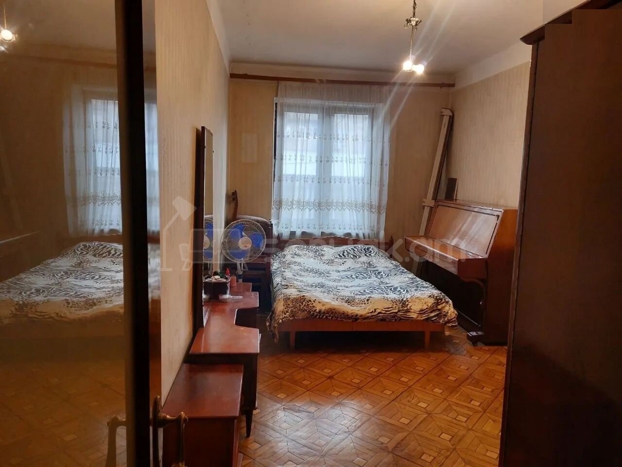 2 Սենյականոց Բնակարան Քարե Շենքում, 56քմ, 3/5 հարկ, Պետական Վիճակում