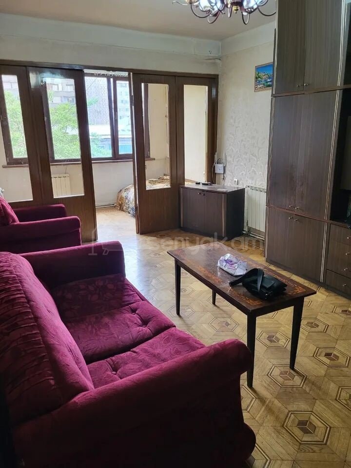 2 Սենյականոց Բնակարան Քարե Շենքում, 56քմ, 3/5 հարկ, Պետական Վիճակում