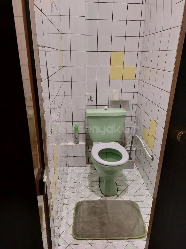 2 Սենյականոց Բնակարան Քարե Շենքում, 56քմ, 3/5 հարկ, Պետական Վիճակում