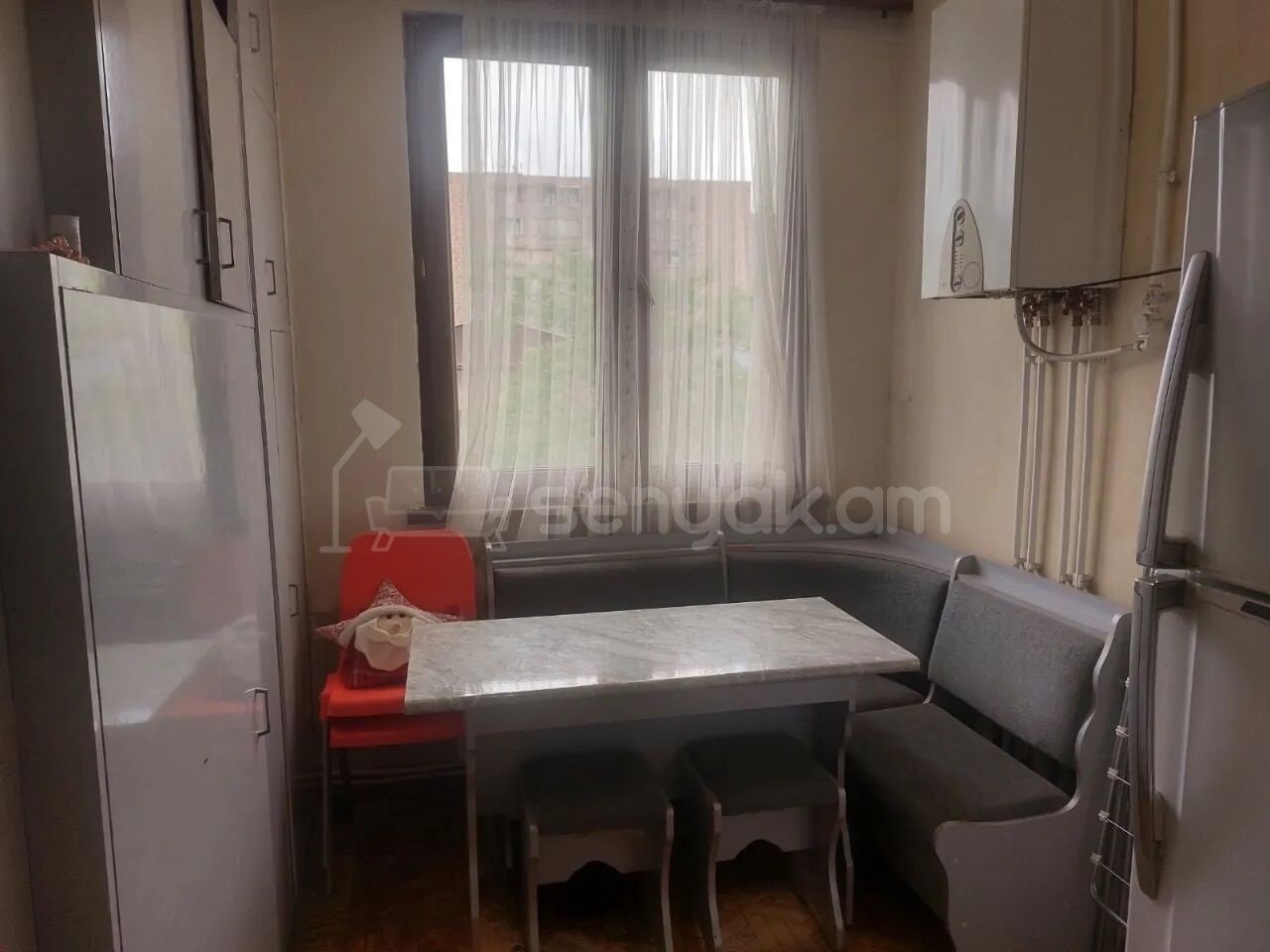 2 Սենյականոց Բնակարան Քարե Շենքում, 56քմ, 3/5 հարկ, Պետական Վիճակում