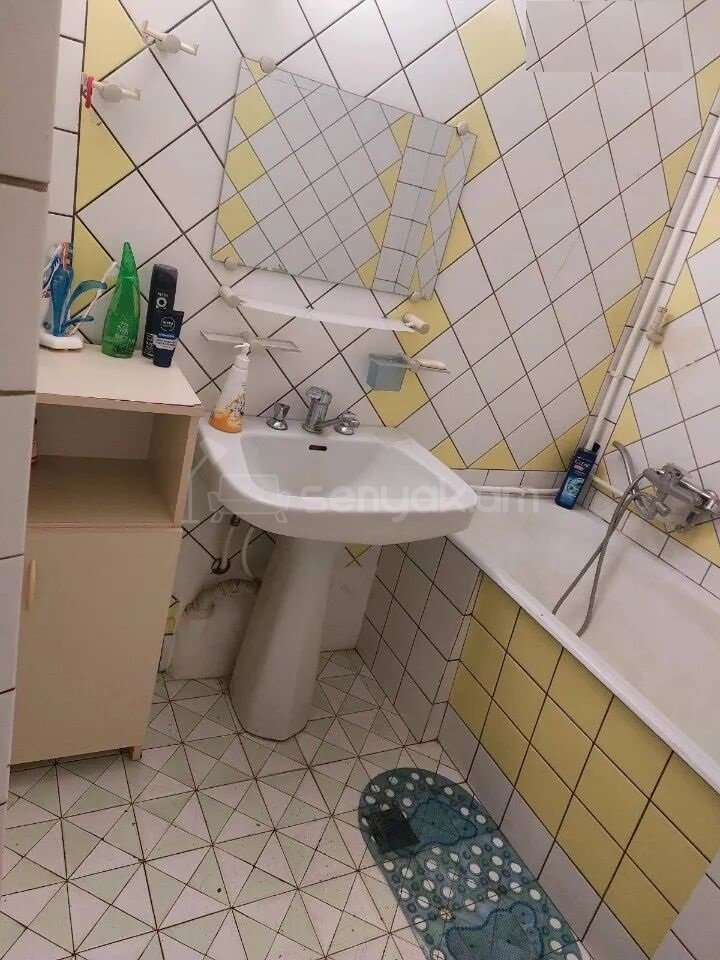 2 Սենյականոց Բնակարան Քարե Շենքում, 56քմ, 3/5 հարկ, Պետական Վիճակում