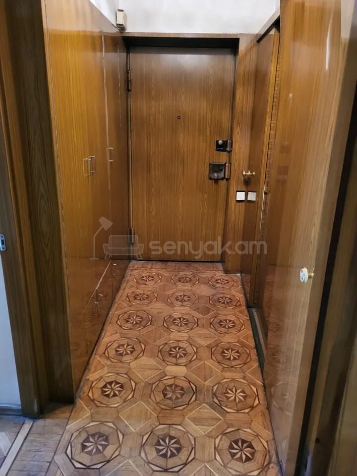 2 Սենյականոց Բնակարան Քարե Շենքում, 56քմ, 3/5 հարկ, Պետական Վիճակում