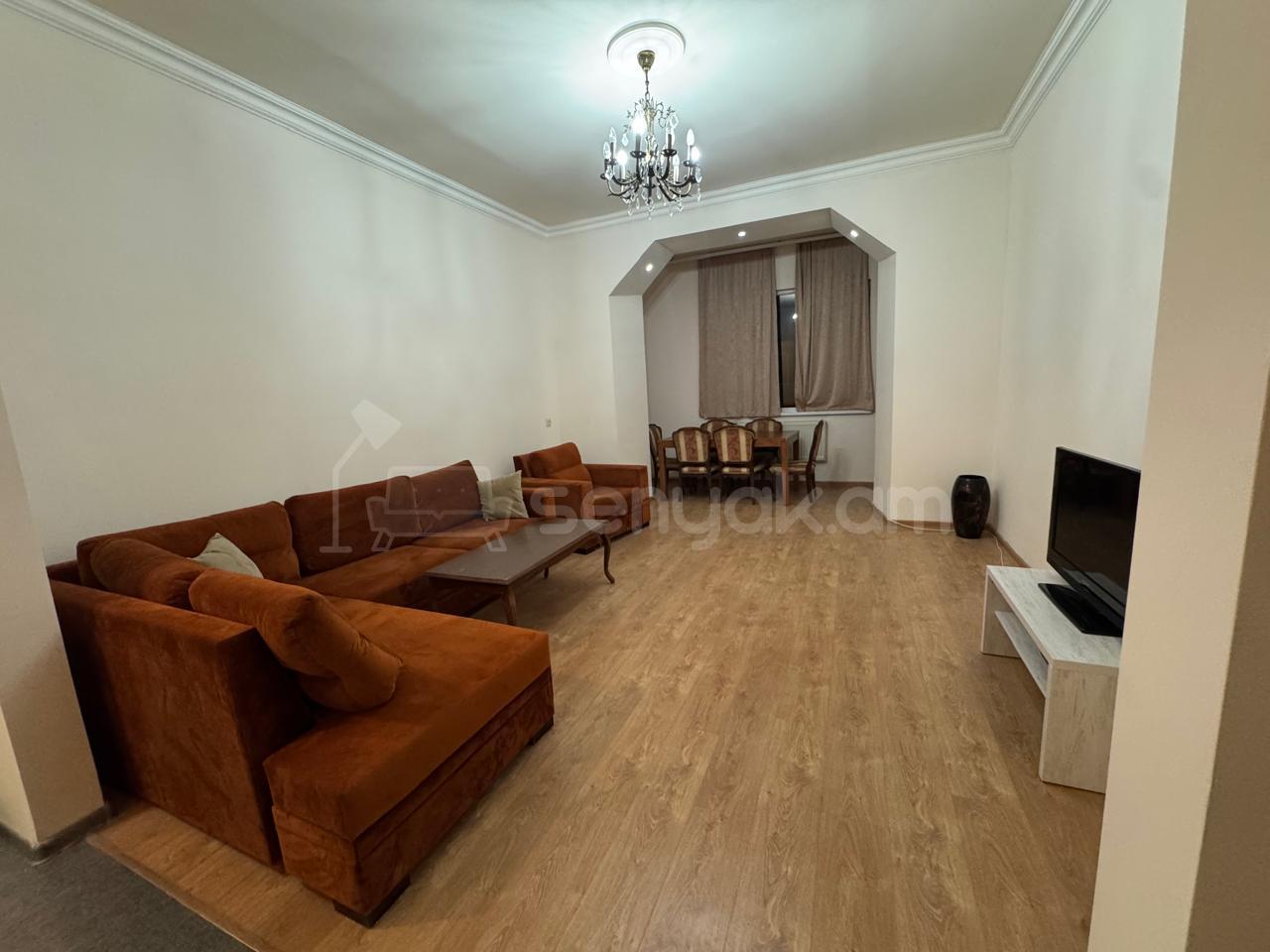 2 Սենյականոց Բնակարան Քարե Շենքում, 70քմ, 2/4 հարկ, Կապիտալ Վերանորոգված, Կահավորված