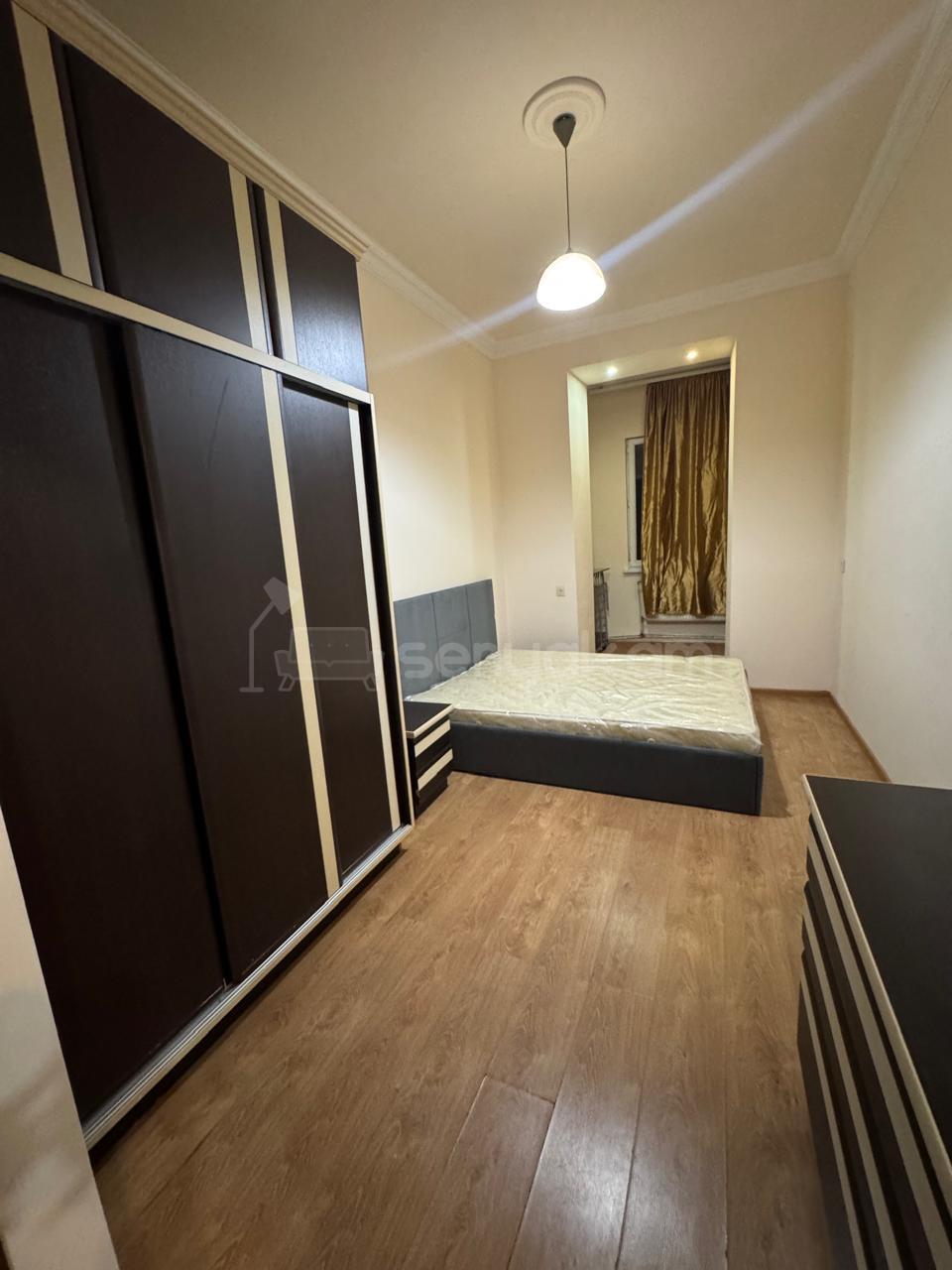 2 Սենյականոց Բնակարան Քարե Շենքում, 70քմ, 2/4 հարկ, Կապիտալ Վերանորոգված, Կահավորված