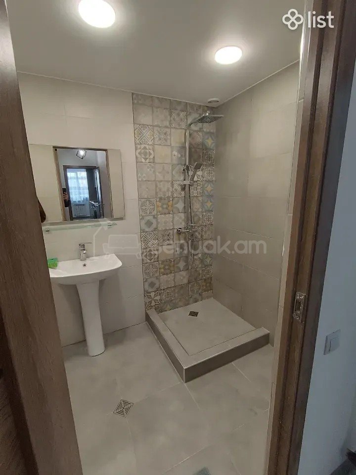 2 Սենյականոց Բնակարան, 70քմ, 10/14 հարկ, Կապիտալ Վերանորոգված, Կահավորված, Արևկող