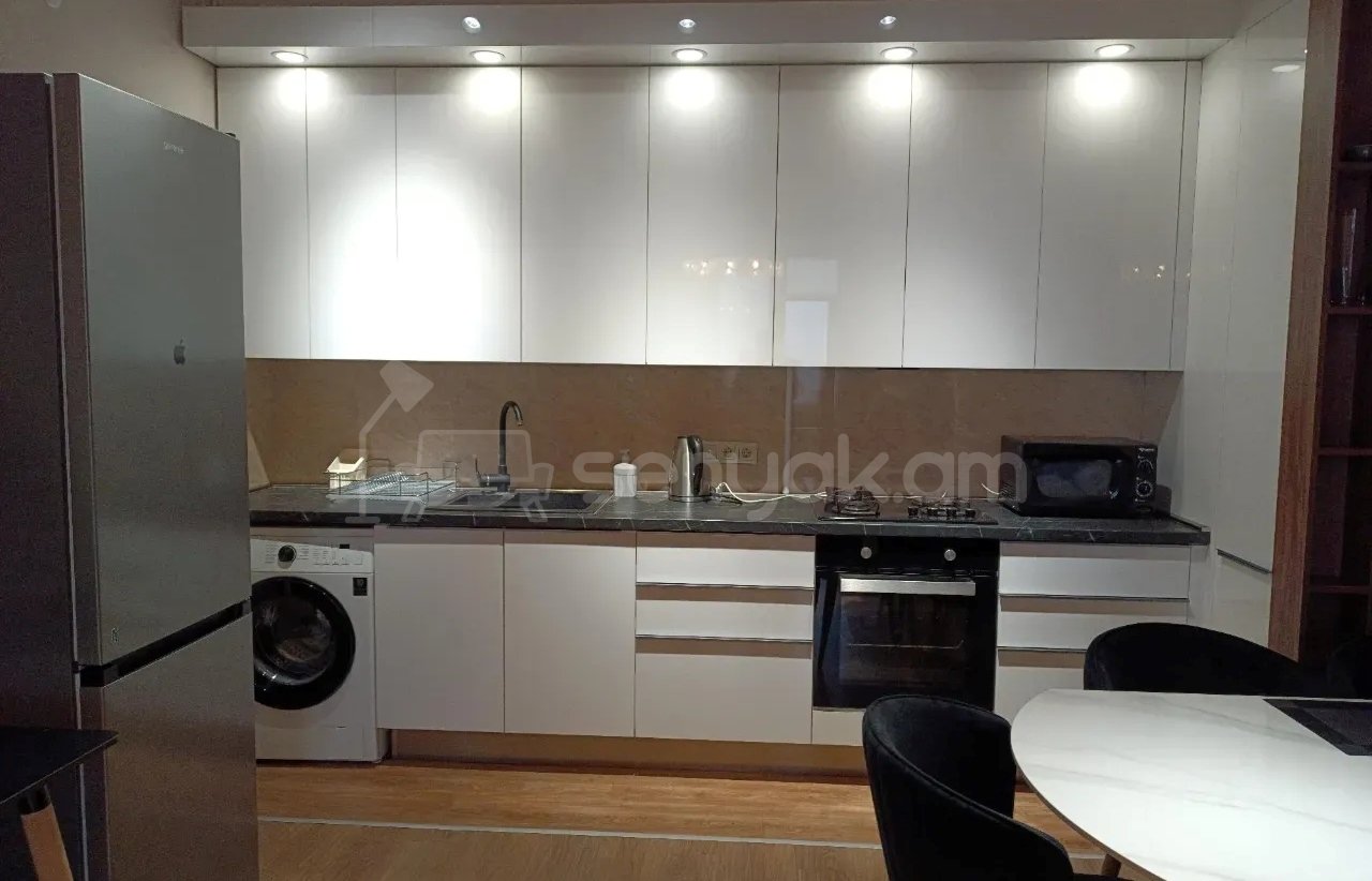 2 Սենյականոց Բնակարան Նորակառույցում, 56քմ, 8/10 հարկ, Կապիտալ Վերանորոգված, Կահավորված, Արևկող