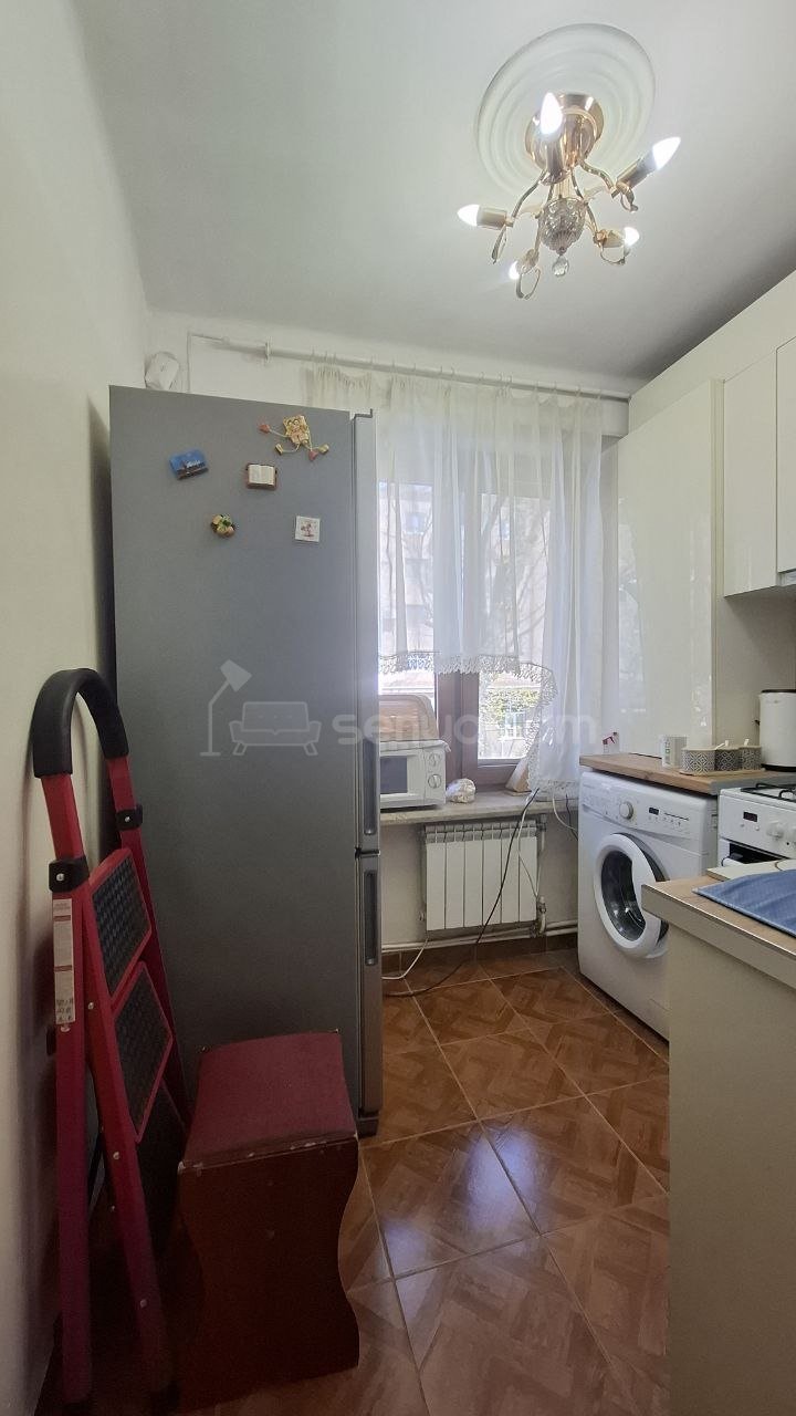 1 Սենյականոց Բնակարան Քարե Շենքում, 40քմ, 2/5 հարկ, Կապիտալ Վերանորոգված, Կահավորված