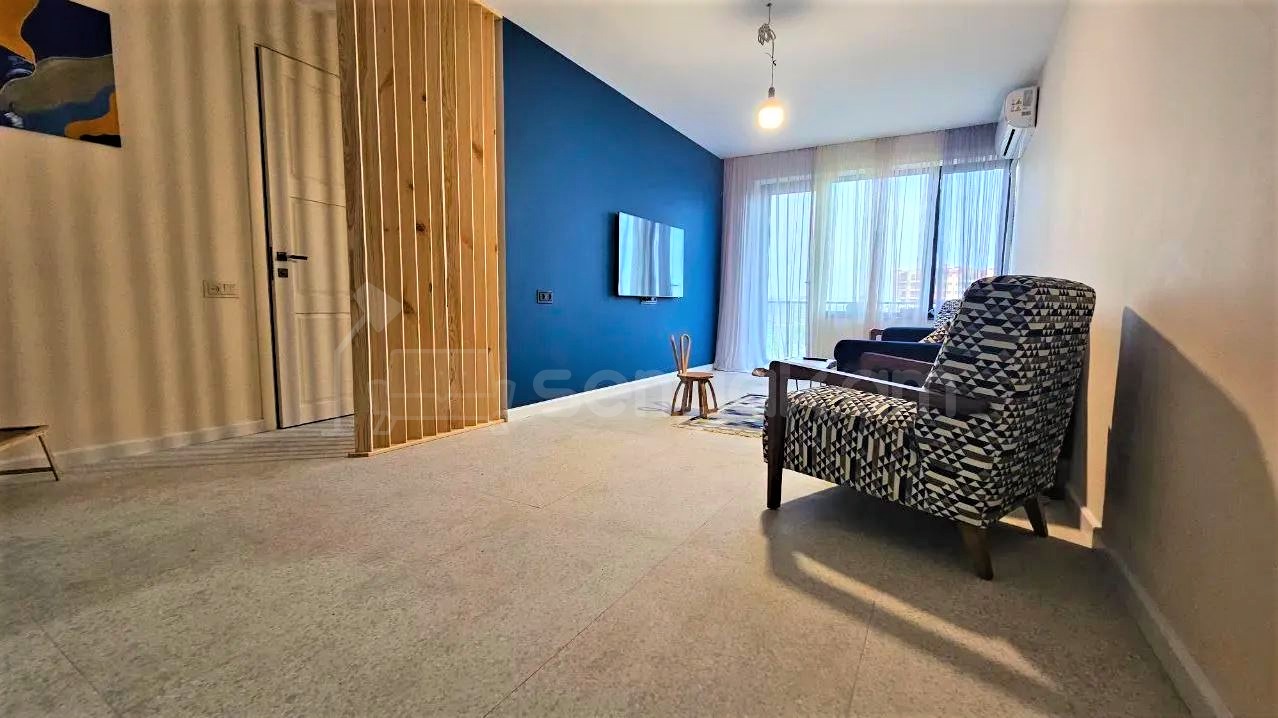 4 Սենյականոց Բնակարան Քարե Շենքում, 109քմ, 5/5 հարկ, Կապիտալ Վերանորոգված