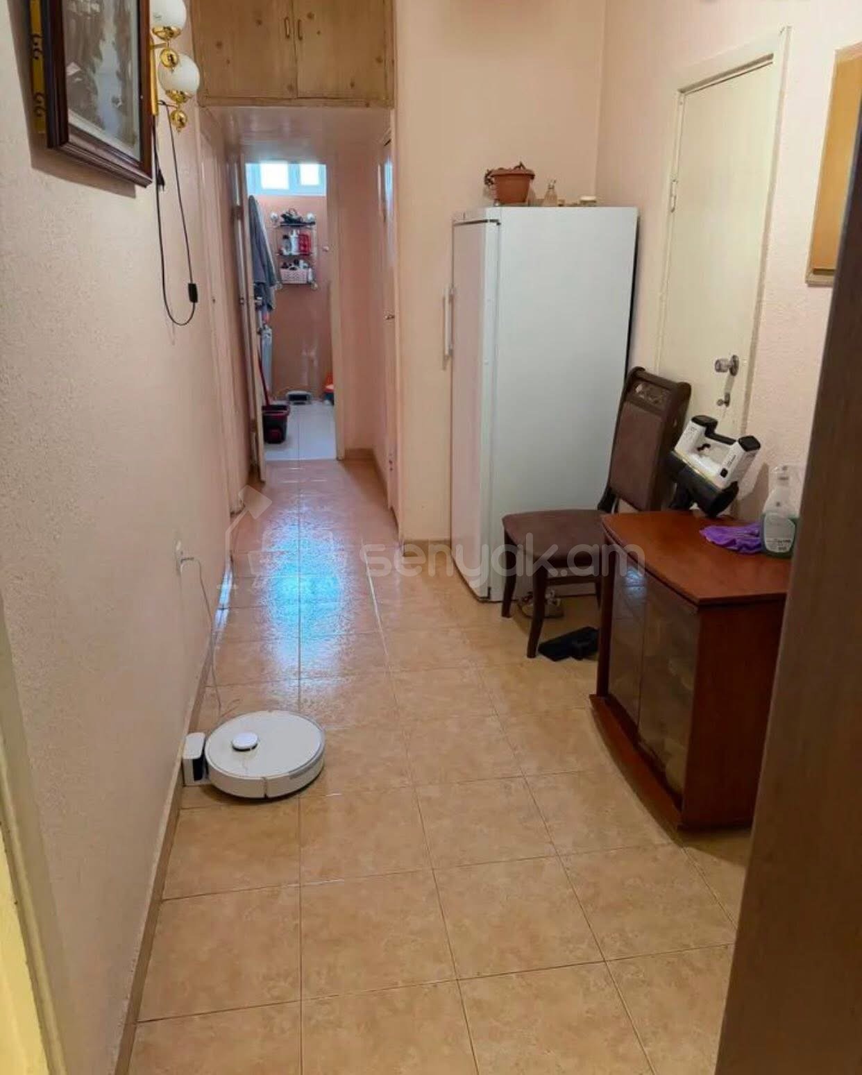 2 Սենյականոց Բնակարան Քարե Շենքում, 78քմ, 3/5 հարկ, Նորմալ Վիճակում, Կահավորված