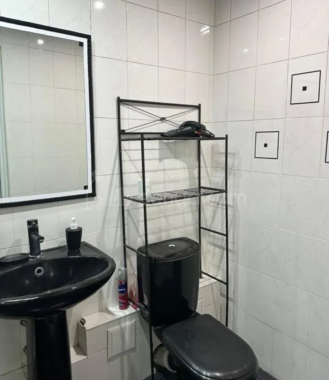 3 Սենյականոց Բնակարան Քարե Շենքում, 105քմ, 5/5 հարկ, Նորմալ Վիճակում