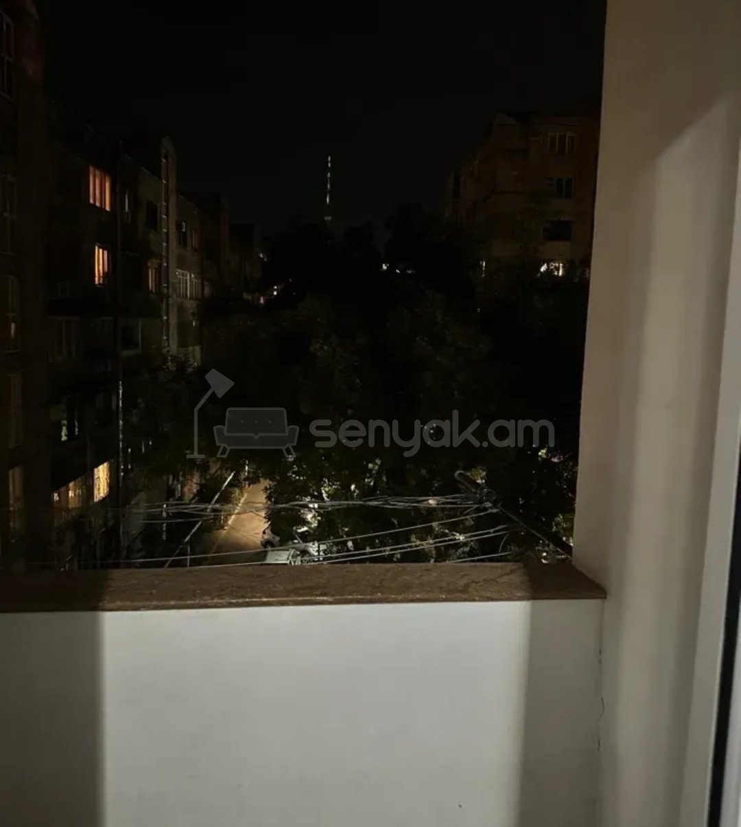 3 Սենյականոց Բնակարան Քարե Շենքում, 105քմ, 5/5 հարկ, Նորմալ Վիճակում