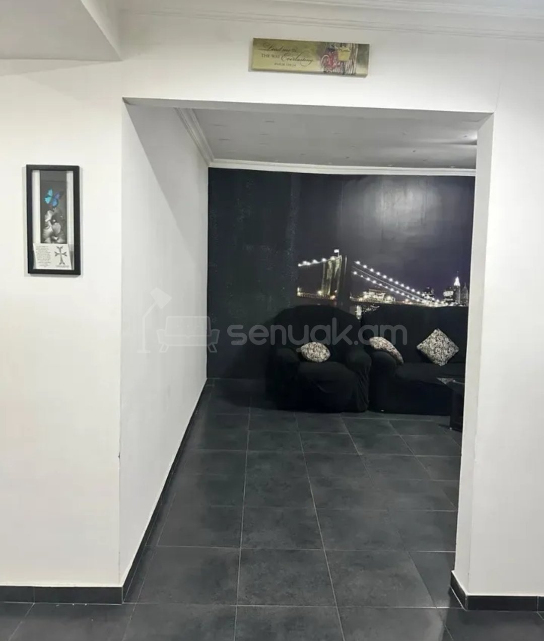 3 Սենյականոց Բնակարան Քարե Շենքում, 105քմ, 5/5 հարկ, Նորմալ Վիճակում