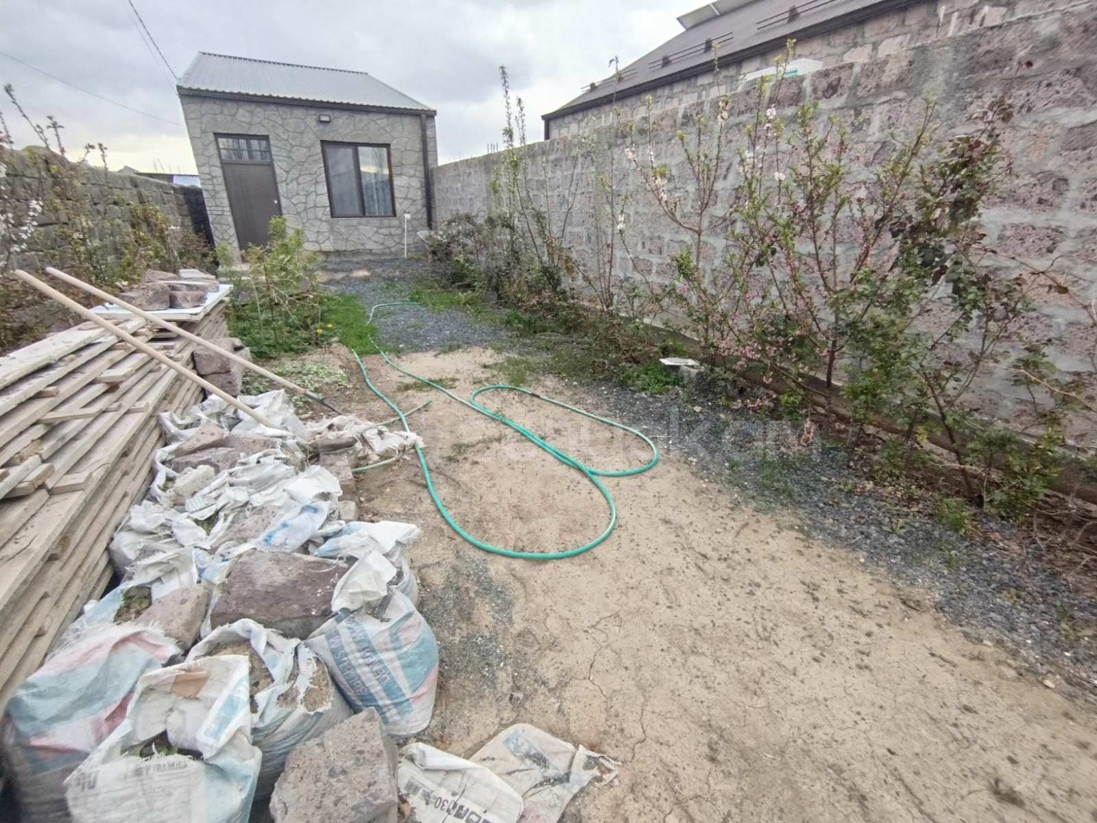 3 Սենյականոց Սեփական Տուն, 67քմ, Կապիտալ Վերանորոգված