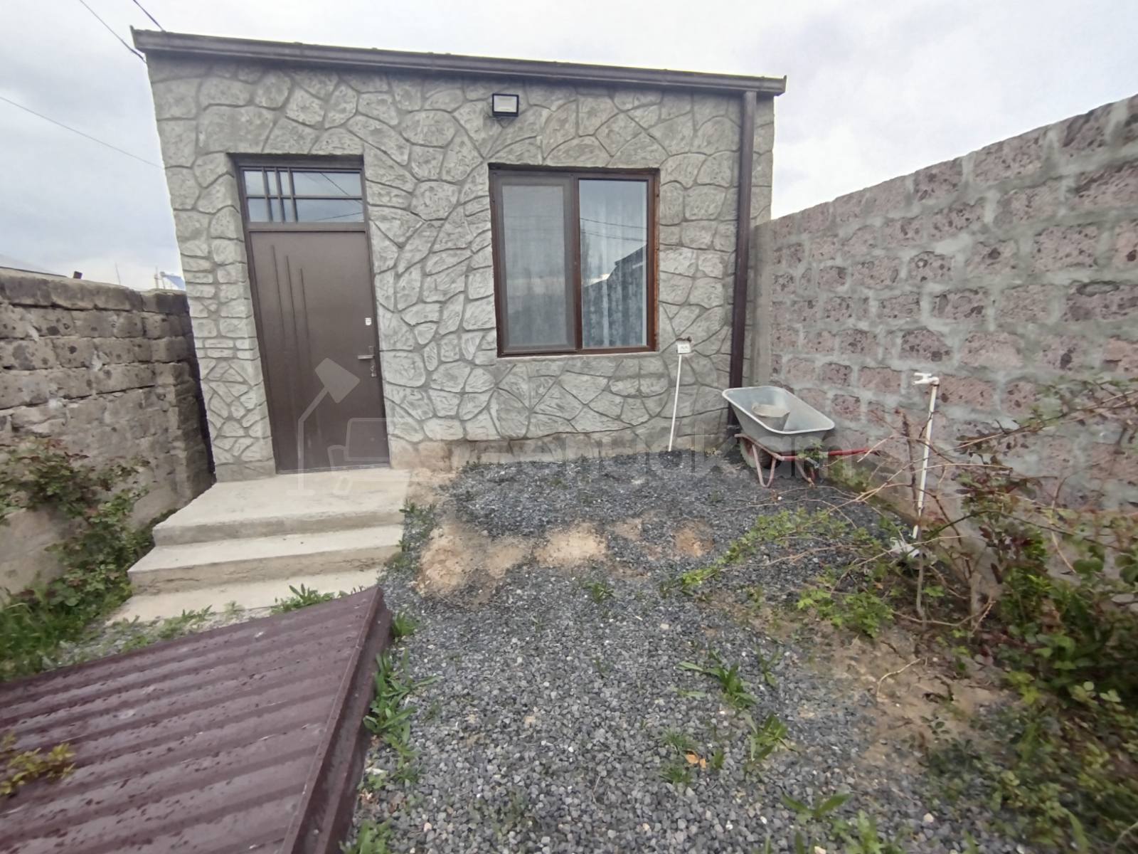 3 Սենյականոց Սեփական Տուն, 67քմ, Կապիտալ Վերանորոգված