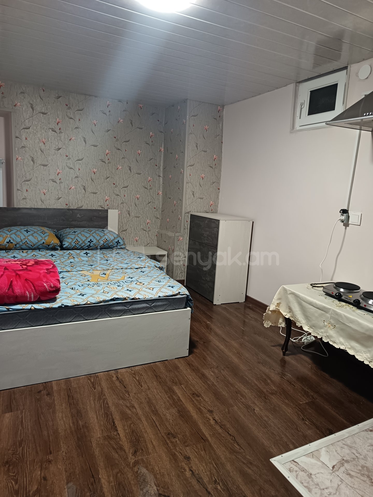 1 Սենյականոց Սեփական Տուն, 24քմ, Կապիտալ Վերանորոգված