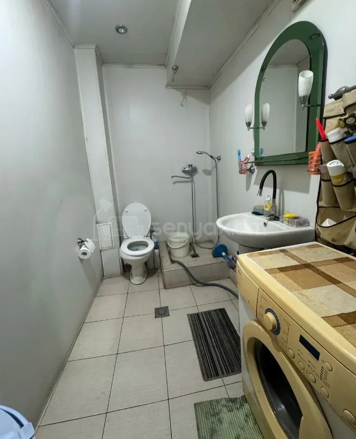 2 Սենյականոց Բնակարան Քարե Շենքում, 65քմ, 5/5 հարկ, Պետական Վիճակում