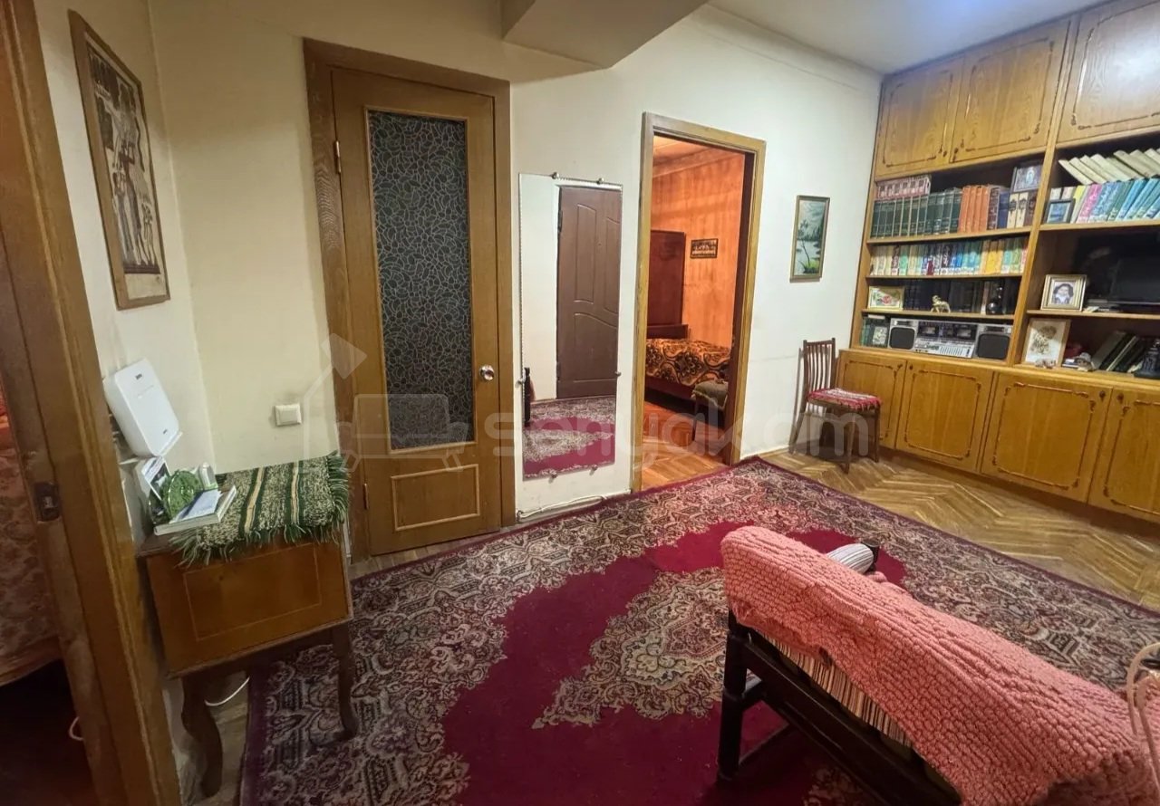 2 Սենյականոց Բնակարան Քարե Շենքում, 65քմ, 5/5 հարկ, Պետական Վիճակում