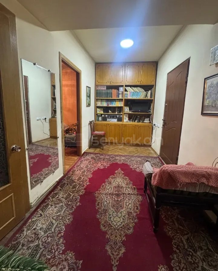 2 Սենյականոց Բնակարան Քարե Շենքում, 65քմ, 5/5 հարկ, Պետական Վիճակում