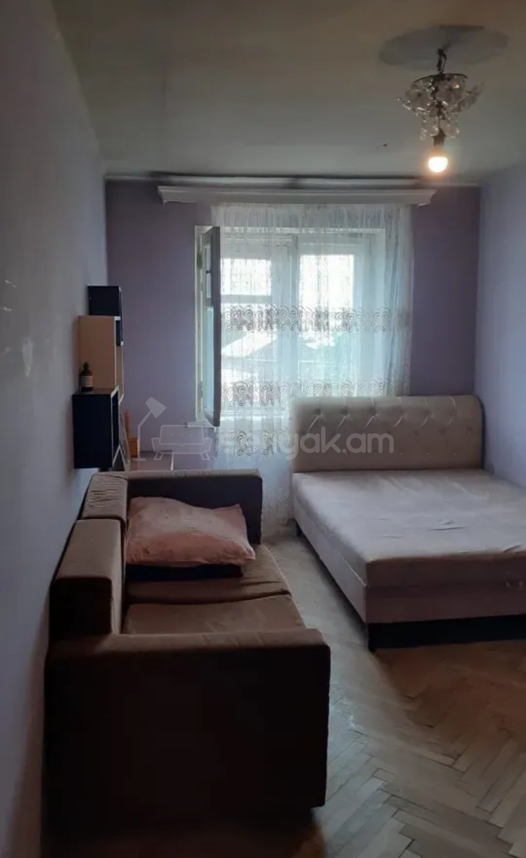 3 Սենյականոց Բնակարան Քարե Շենքում, 89քմ, 4/4 հարկ, Նորմալ Վիճակում, Կահավորված, Արևկող