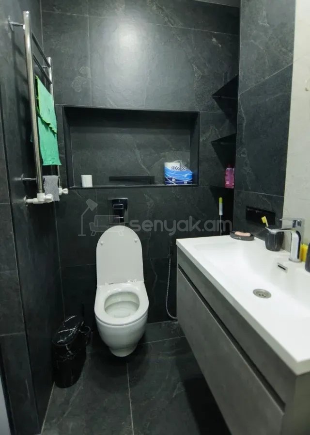 3 Սենյականոց Բնակարան, 80քմ, 10/10 հարկ, Դիզայներական Վերանորոգված, Կահավորված