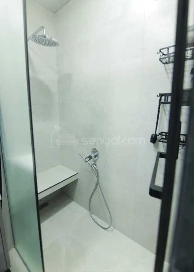 3 Սենյականոց Բնակարան, 80քմ, 10/10 հարկ, Դիզայներական Վերանորոգված, Կահավորված