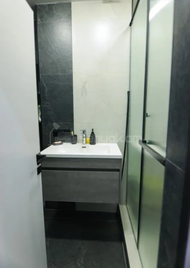 3 Սենյականոց Բնակարան, 80քմ, 10/10 հարկ, Դիզայներական Վերանորոգված, Կահավորված