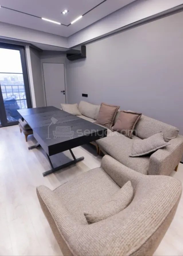 3 Սենյականոց Բնակարան, 80քմ, 10/10 հարկ, Դիզայներական Վերանորոգված, Կահավորված