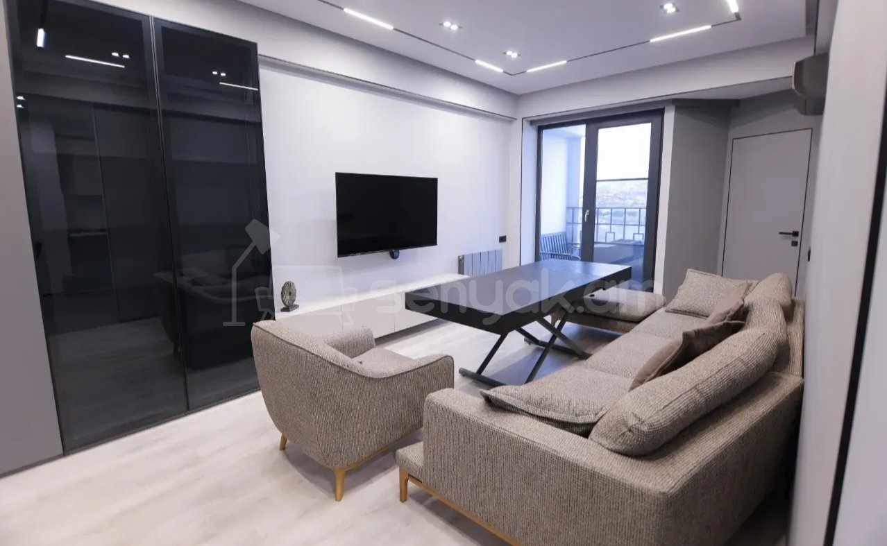 3 Սենյականոց Բնակարան, 80քմ, 10/10 հարկ, Դիզայներական Վերանորոգված, Կահավորված