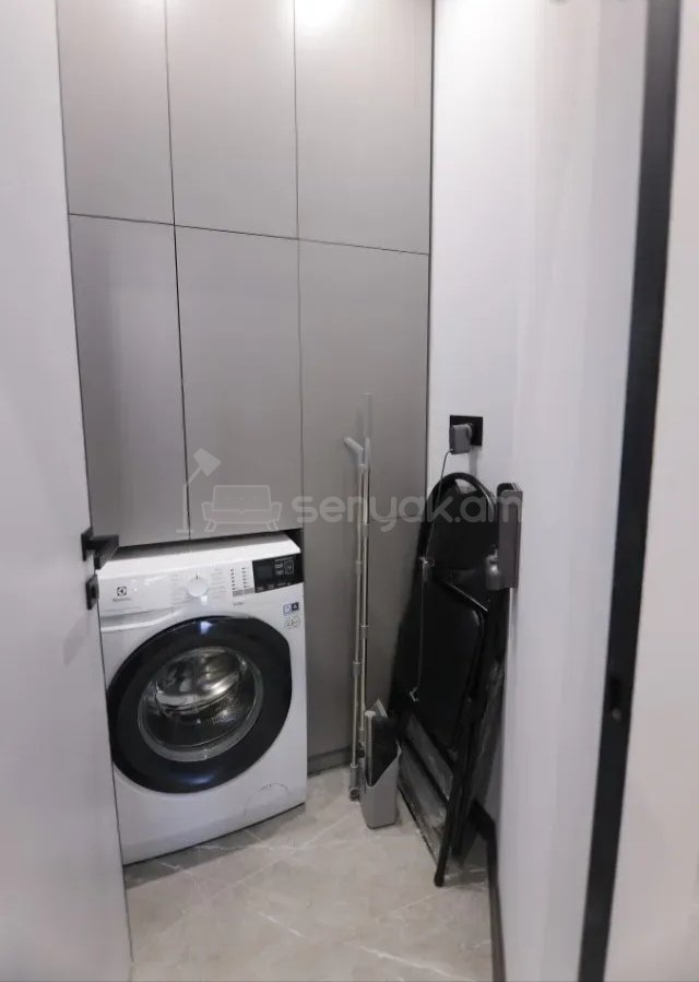 3 Սենյականոց Բնակարան, 80քմ, 10/10 հարկ, Դիզայներական Վերանորոգված, Կահավորված