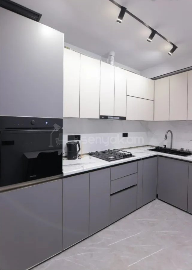 3 Սենյականոց Բնակարան, 80քմ, 10/10 հարկ, Դիզայներական Վերանորոգված, Կահավորված