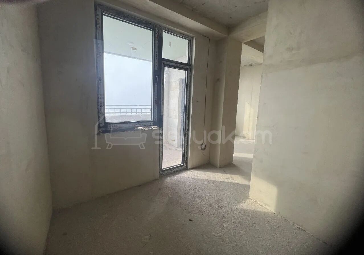 4 Սենյականոց Բնակարան Նորակառույցում, 131քմ, 16/18 հարկ, Զրոյական Վիճակում