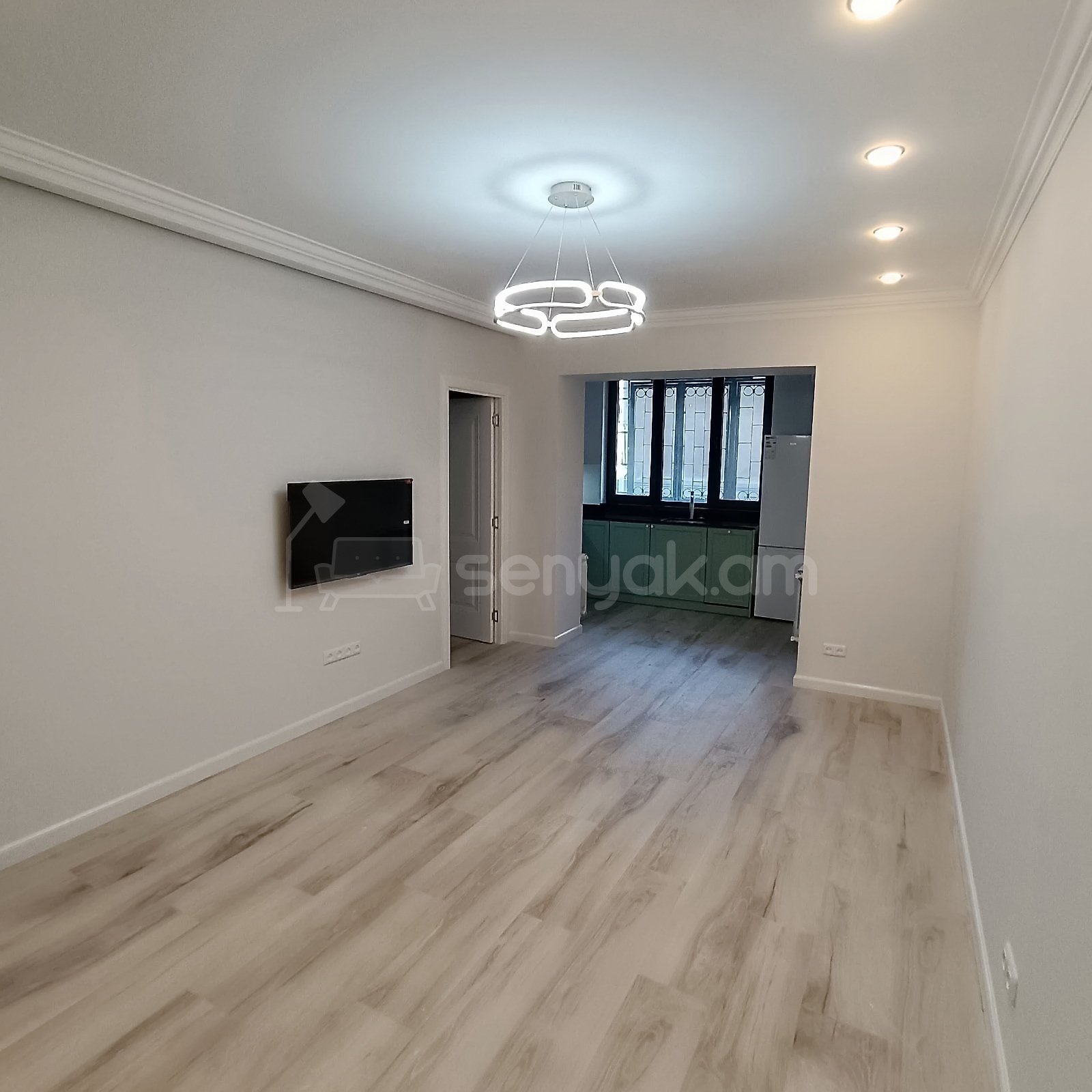 2 Սենյականոց Բնակարան Քարե Շենքում, 43քմ, 1/5 հարկ, Կապիտալ Վերանորոգված