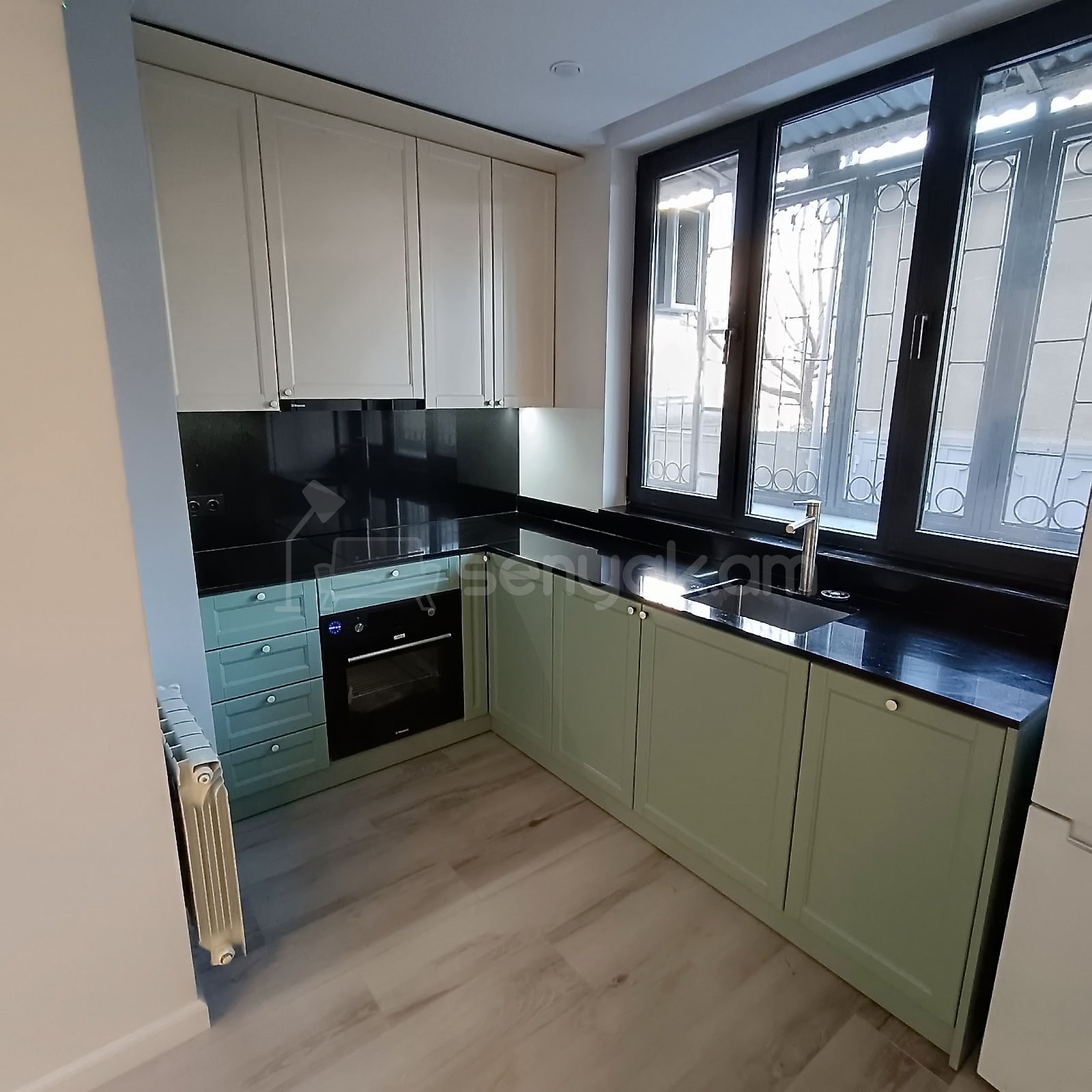 2 Սենյականոց Բնակարան Քարե Շենքում, 43քմ, 1/5 հարկ, Կապիտալ Վերանորոգված