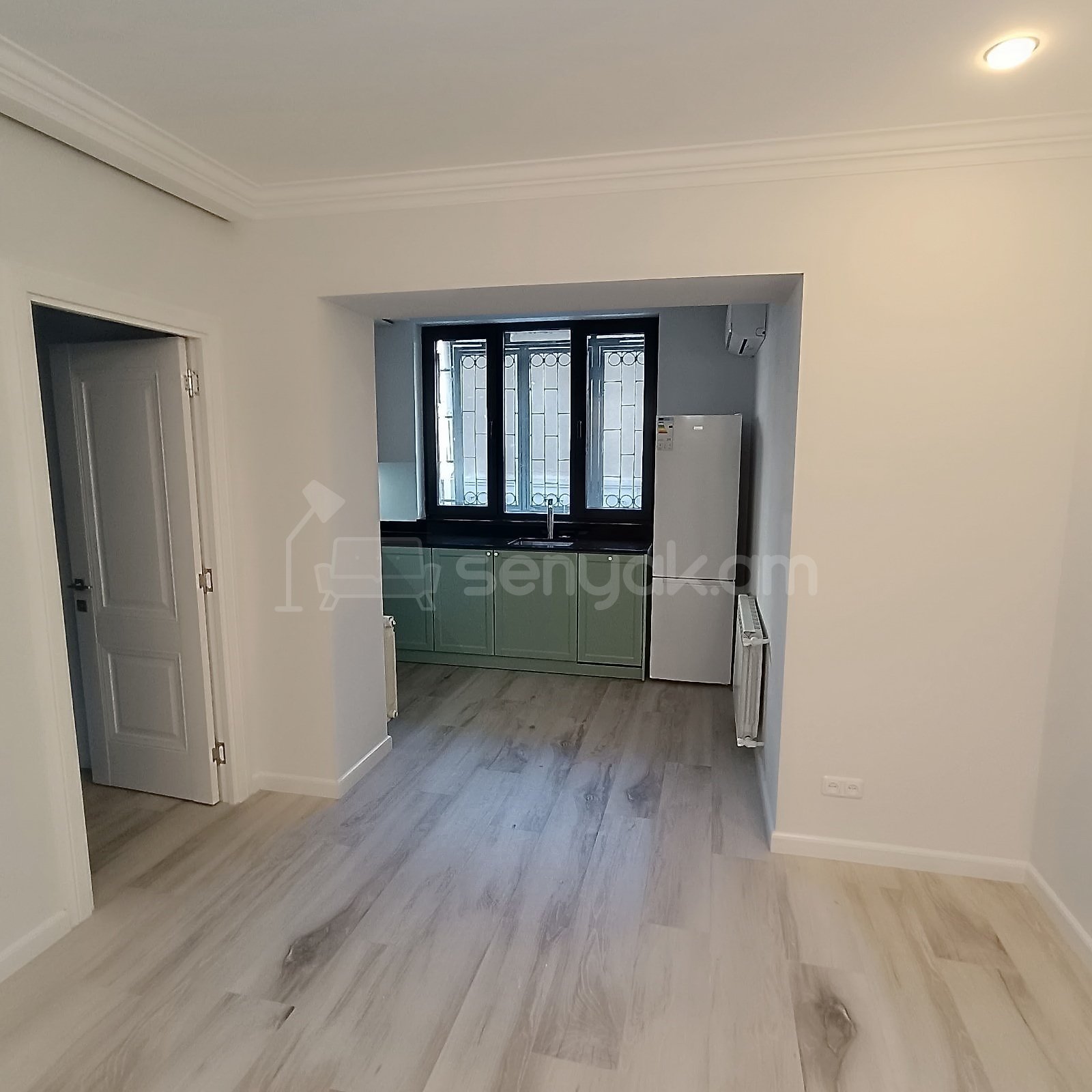 2 Սենյականոց Բնակարան Քարե Շենքում, 43քմ, 1/5 հարկ, Կապիտալ Վերանորոգված