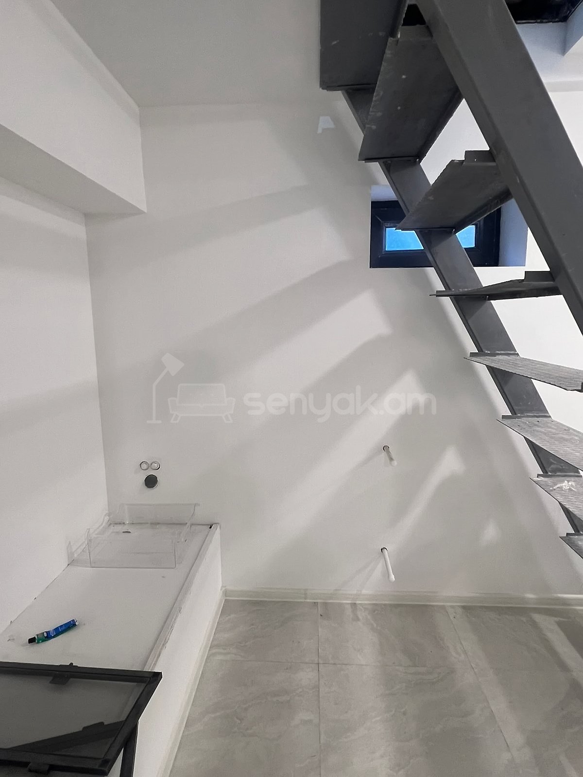 2 Սենյականոց Բնակարան Քարե Շենքում, 43քմ, 1/5 հարկ, Կապիտալ Վերանորոգված