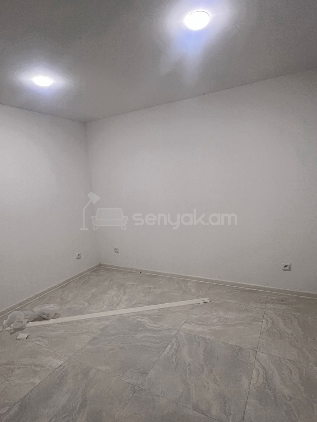 2 Սենյականոց Բնակարան Քարե Շենքում, 43քմ, 1/5 հարկ, Կապիտալ Վերանորոգված