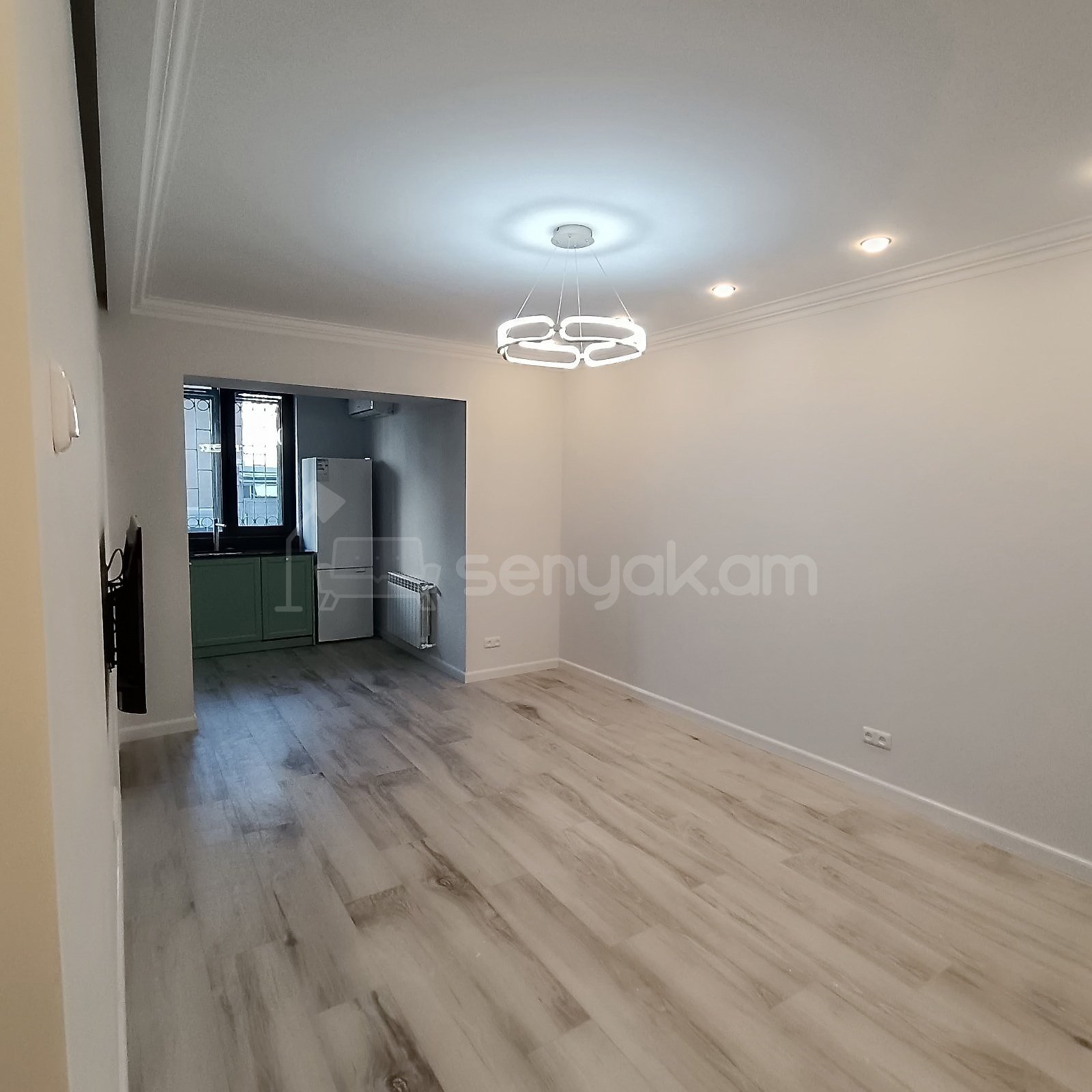 2 Սենյականոց Բնակարան Քարե Շենքում, 43քմ, 1/5 հարկ, Կապիտալ Վերանորոգված