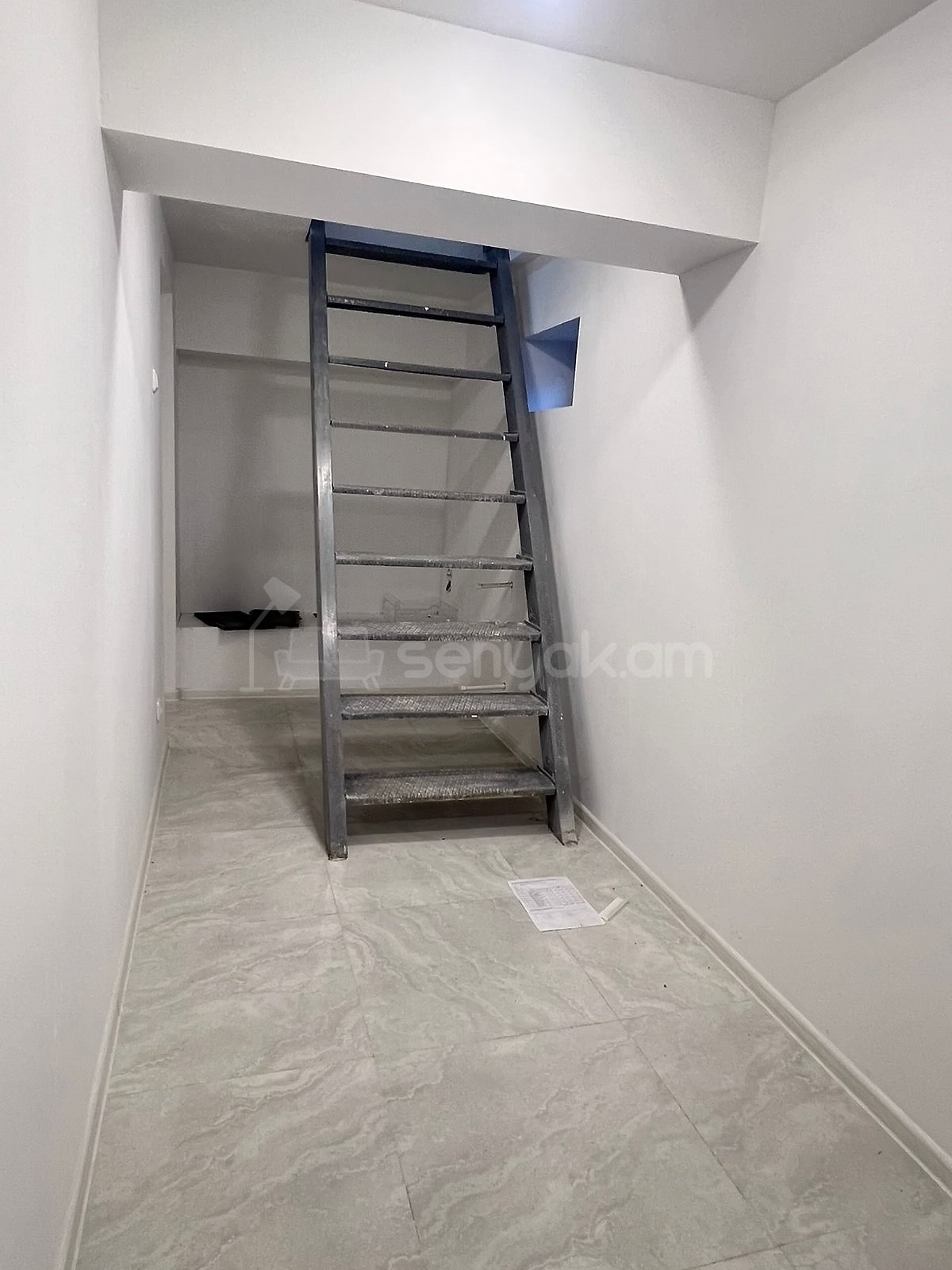 2 Սենյականոց Բնակարան Քարե Շենքում, 43քմ, 1/5 հարկ, Կապիտալ Վերանորոգված