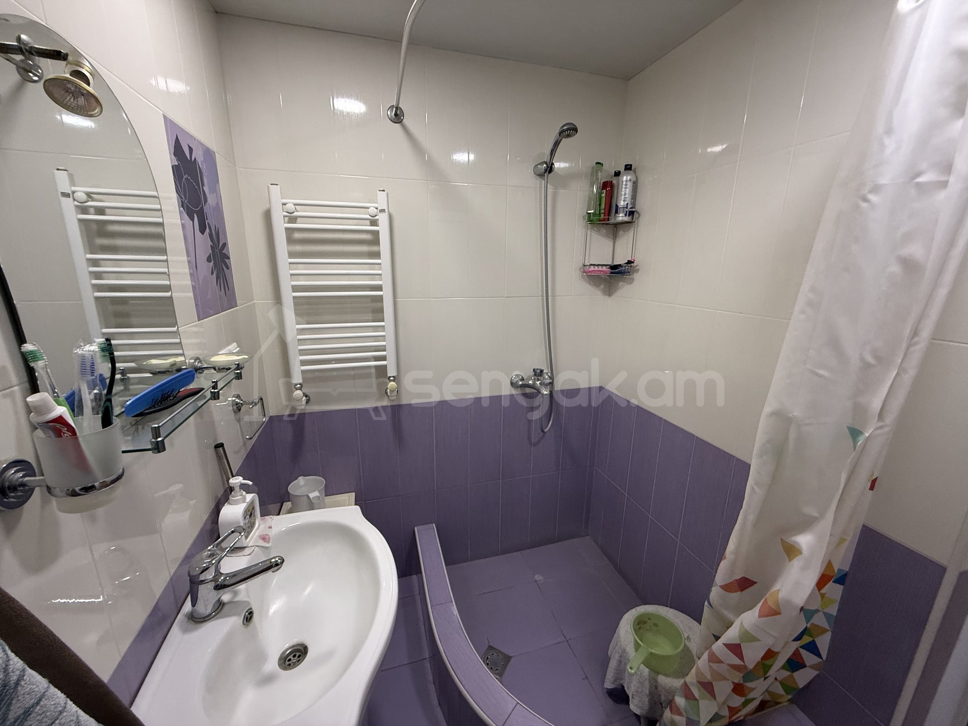 2 Սենյականոց Բնակարան Քարե Շենքում, 54քմ, 2/5 հարկ, Նորմալ Վիճակում