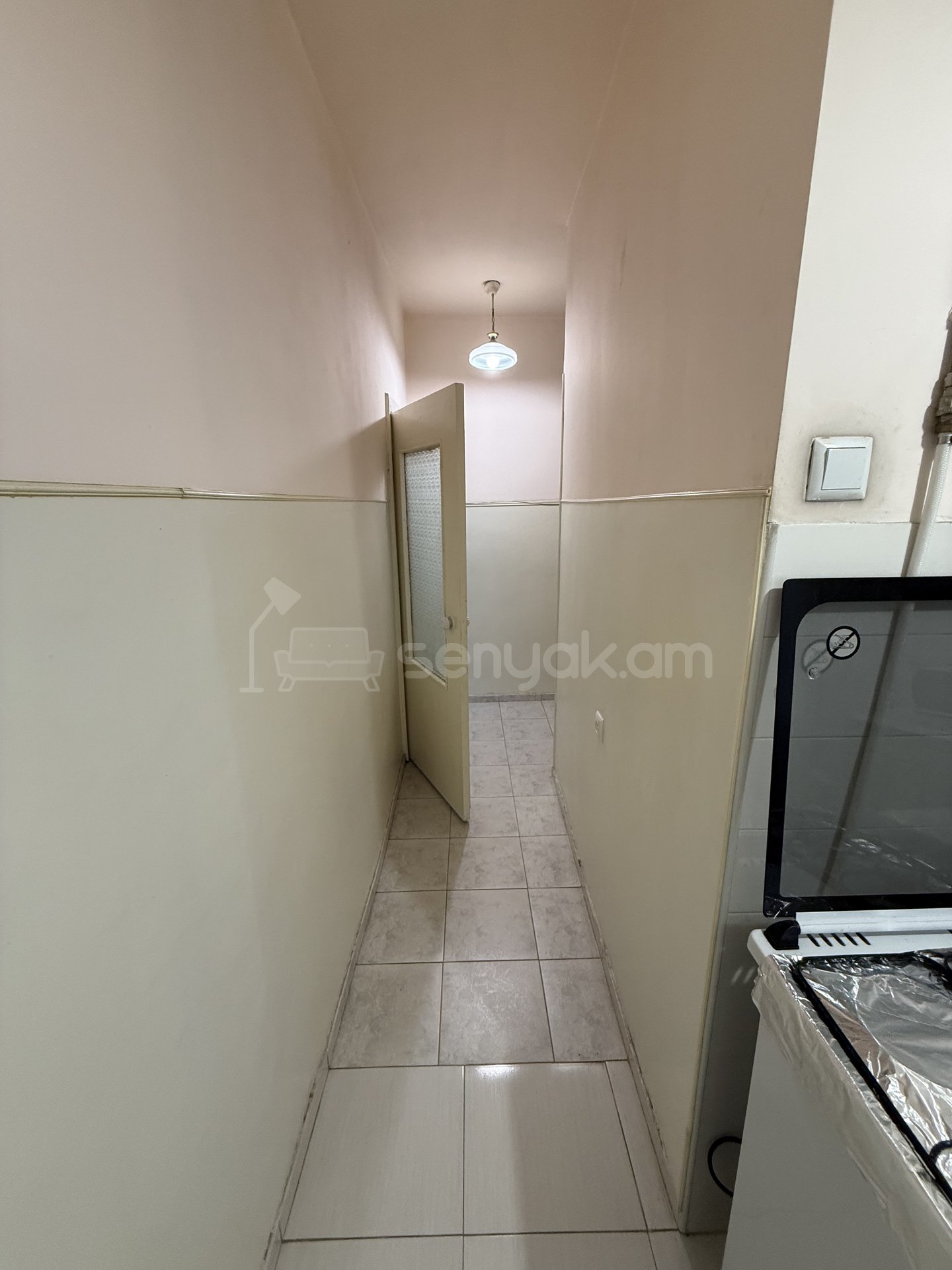 2 Սենյականոց Բնակարան Քարե Շենքում, 54քմ, 2/5 հարկ, Նորմալ Վիճակում