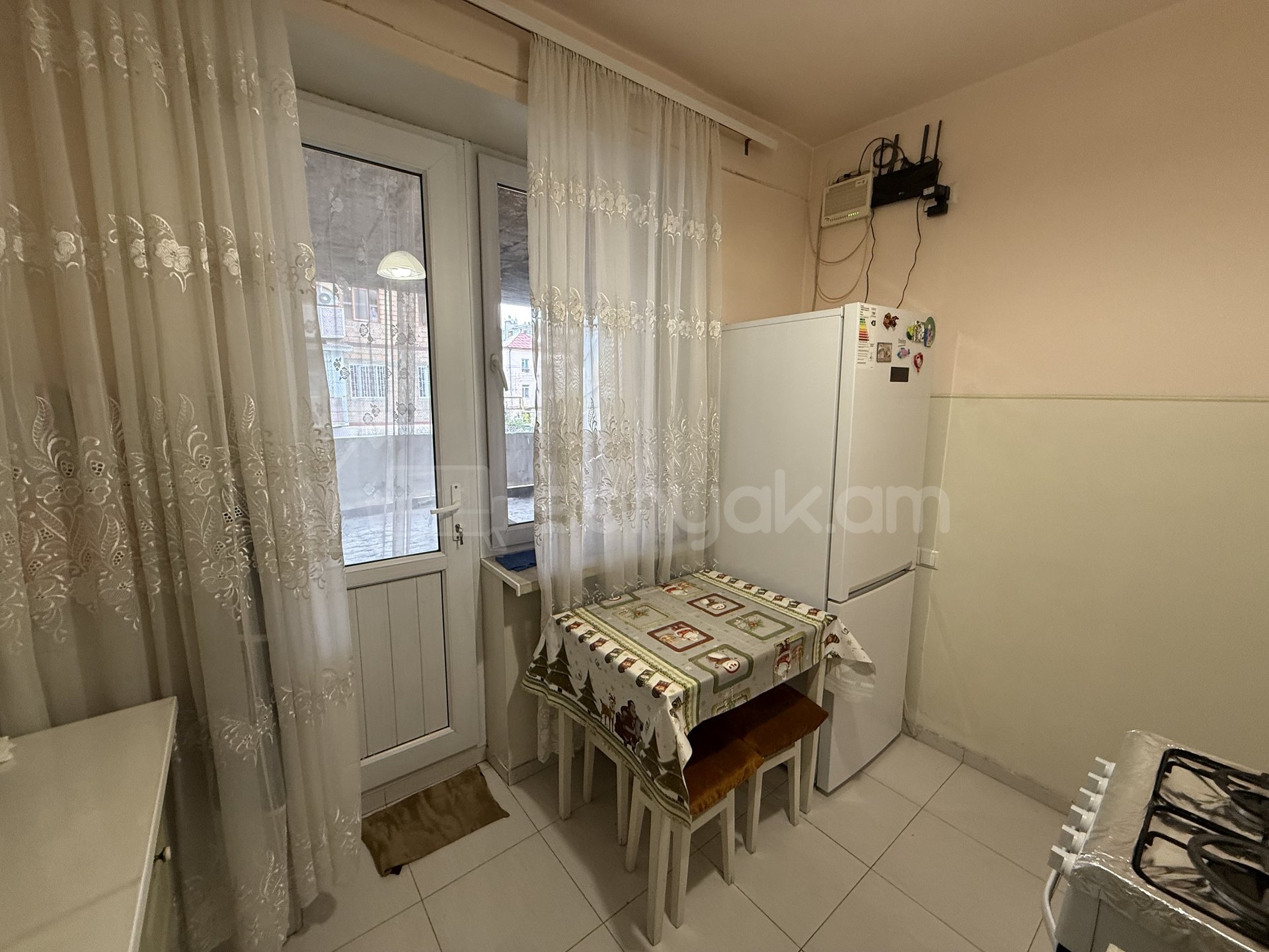 2 Սենյականոց Բնակարան Քարե Շենքում, 54քմ, 2/5 հարկ, Նորմալ Վիճակում