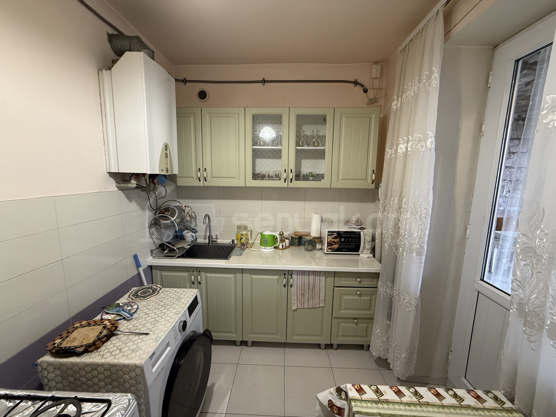 2 Սենյականոց Բնակարան Քարե Շենքում, 54քմ, 2/5 հարկ, Նորմալ Վիճակում