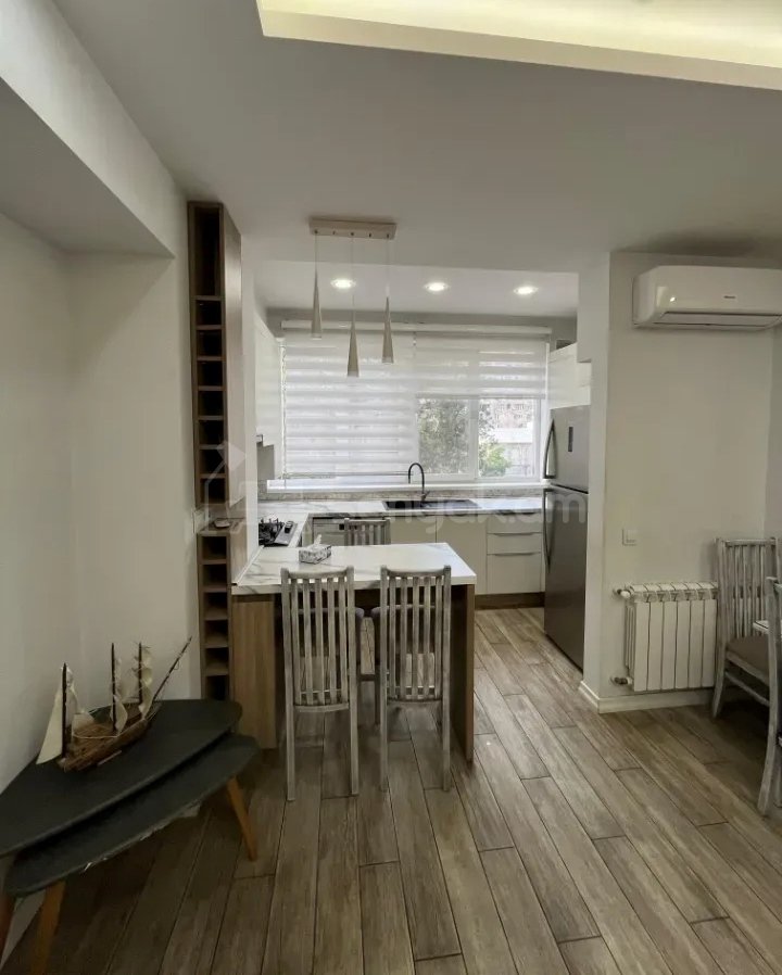 3 Սենյականոց Բնակարան, 66քմ, 4/10 հարկ, Դիզայներական Վերանորոգված