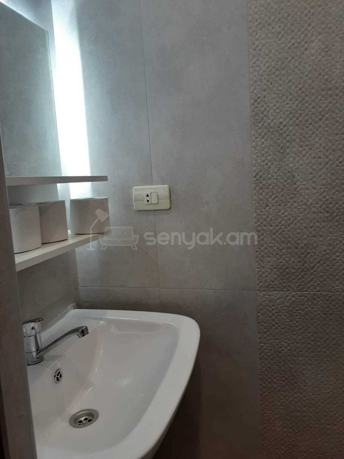 4 Սենյականոց Բնակարան, 88քմ, 3/9 հարկ, Կապիտալ Վերանորոգված, Կահավորված