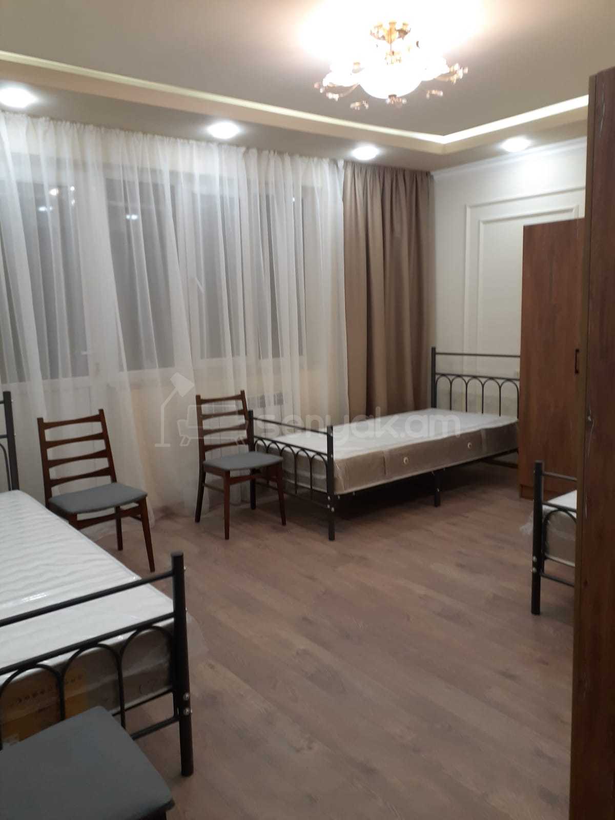 4 Սենյականոց Բնակարան, 88քմ, 3/9 հարկ, Կապիտալ Վերանորոգված, Կահավորված