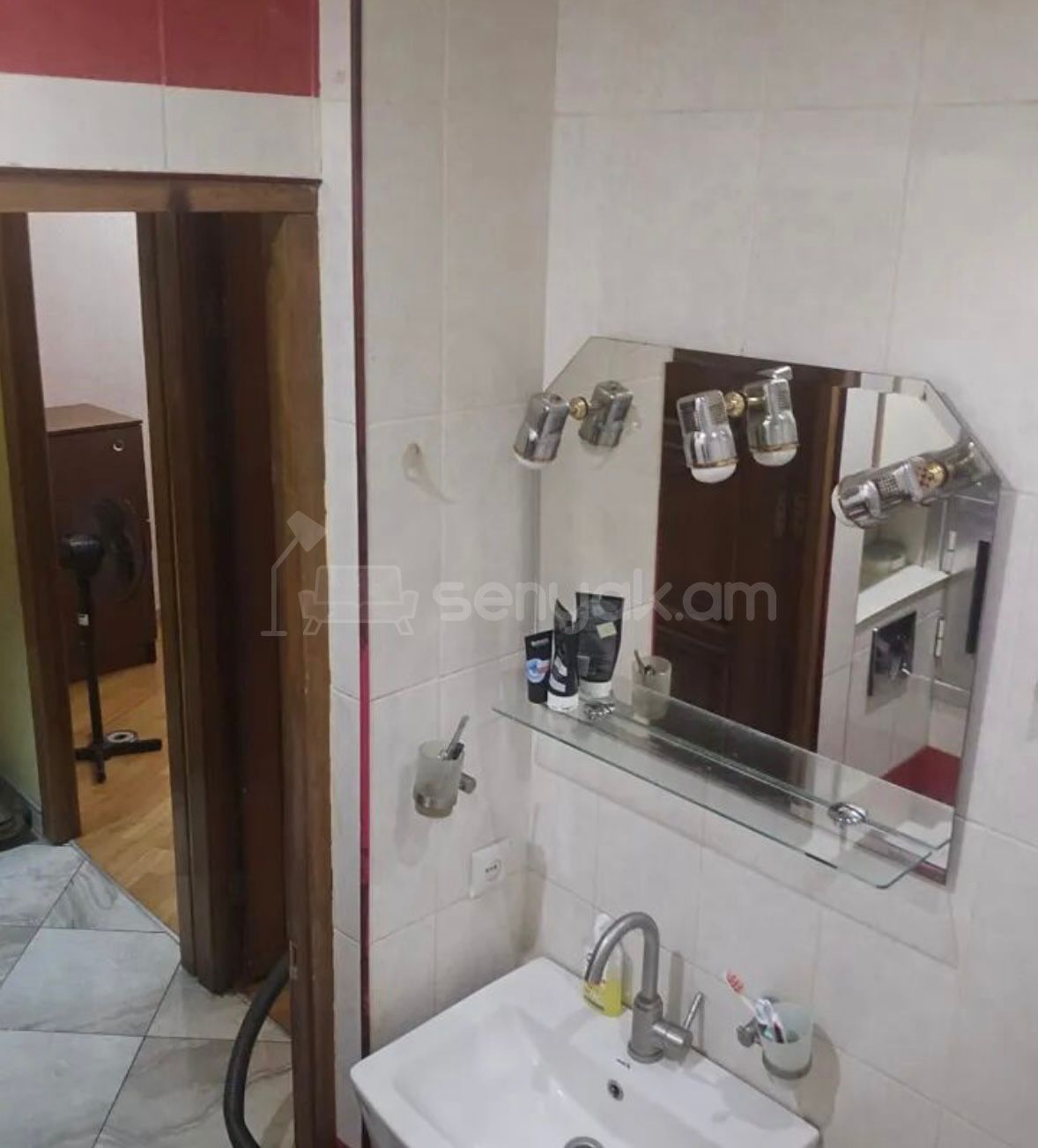 3 Սենյականոց Բնակարան, 72քմ, 1/9 հարկ, Նորմալ Վիճակում