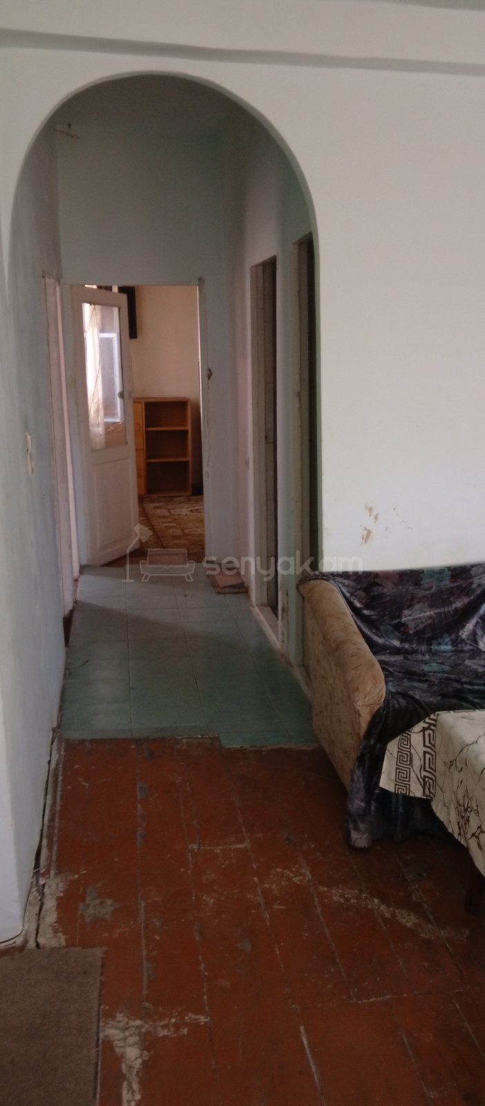 3 Սենյականոց Սեփական Տուն, 80քմ, Նորմալ Վիճակում, Մասամբ Կահավորված