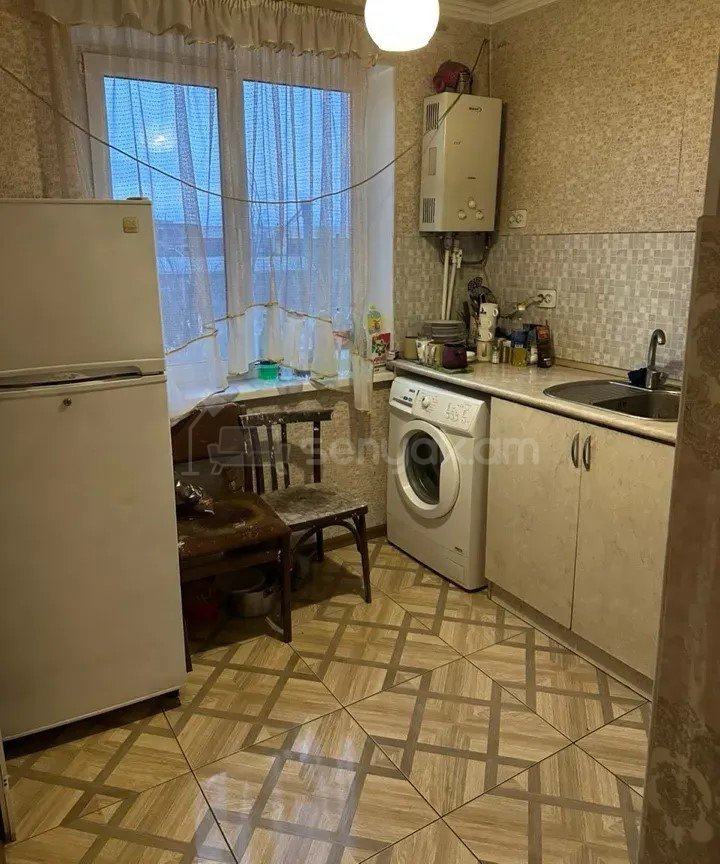 2 Սենյականոց Բնակարան, 37քմ, 4/5 հարկ, Նորմալ Վիճակում