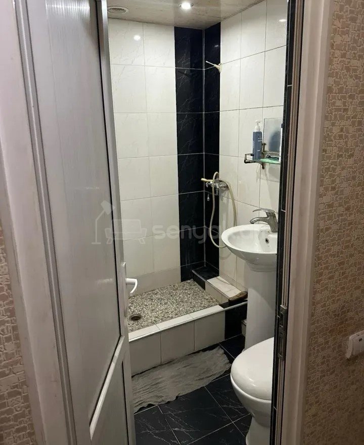 2 Սենյականոց Բնակարան, 37քմ, 4/5 հարկ, Նորմալ Վիճակում