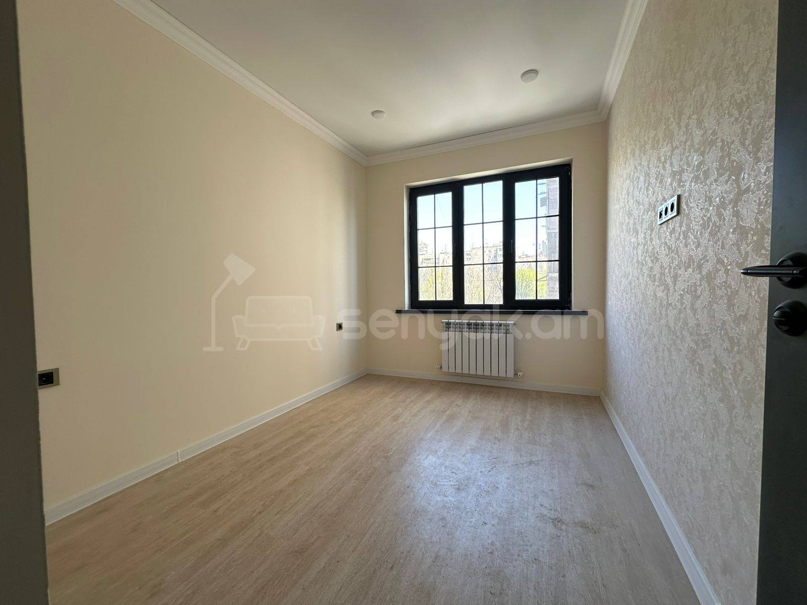 2 Սենյականոց Բնակարան, 32քմ, 3/9 հարկ, Կապիտալ Վերանորոգված